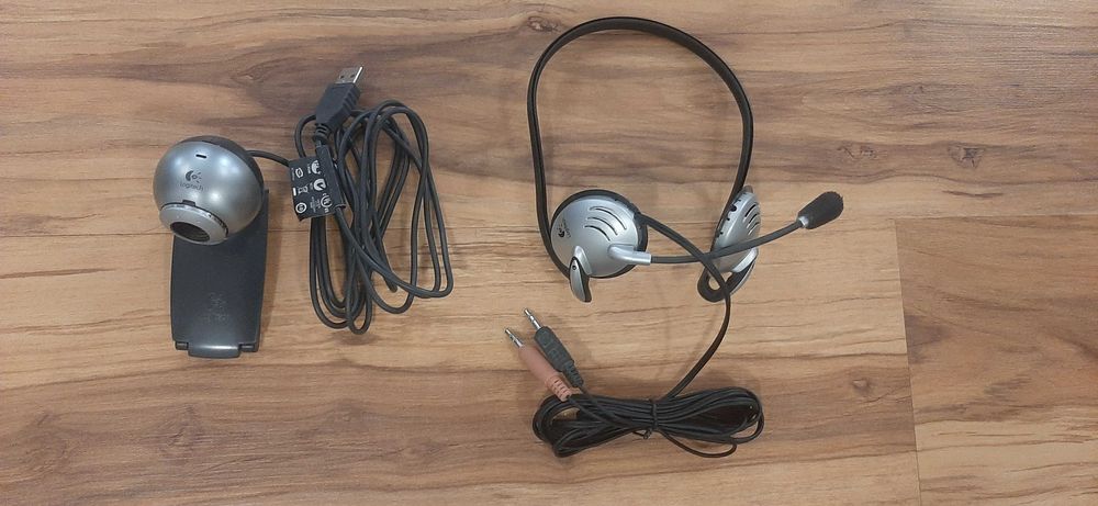 Casti cu microfon + camera web Logitech model V-UBB39