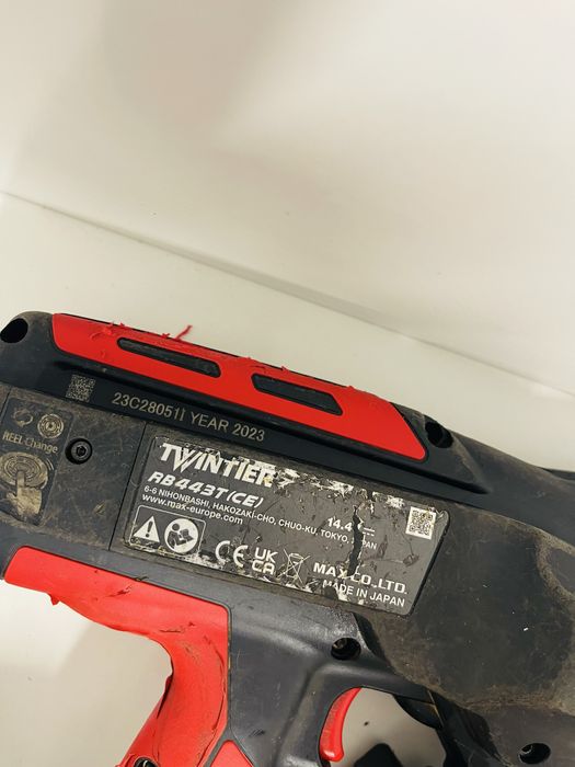 Max RB 443 T masina de legat fier beton