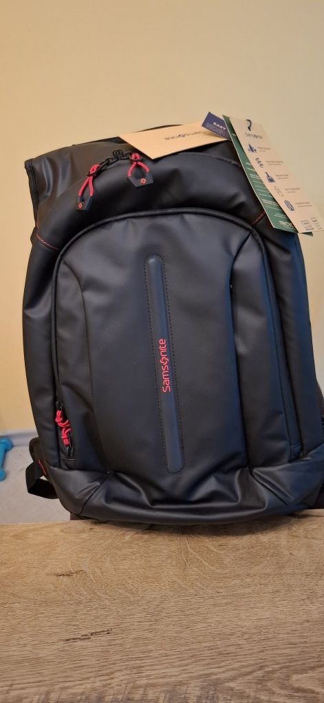 Продавам раница за лаптоп Samsonite  Нова.