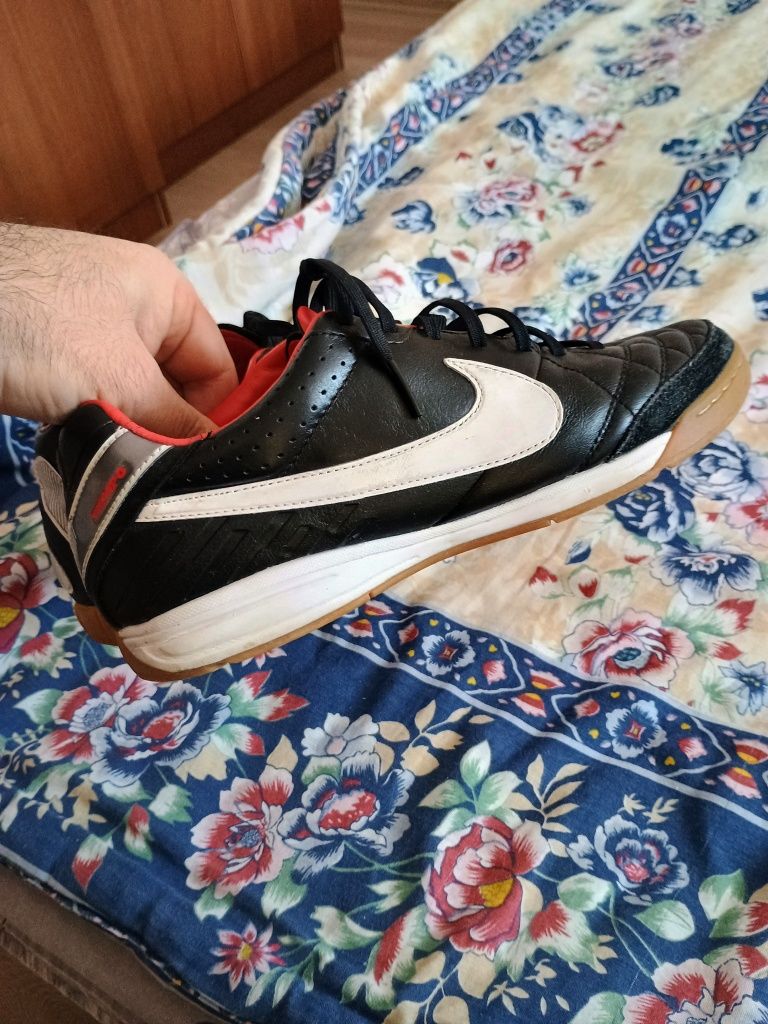 Nike Tiempo номер 41