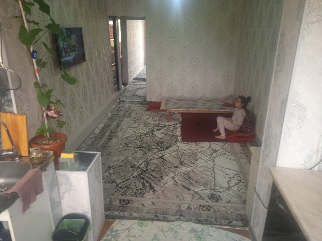 2xonalik zudlik bn sotiladi sartepoda 24 maktab oldida joylashgan 5eta