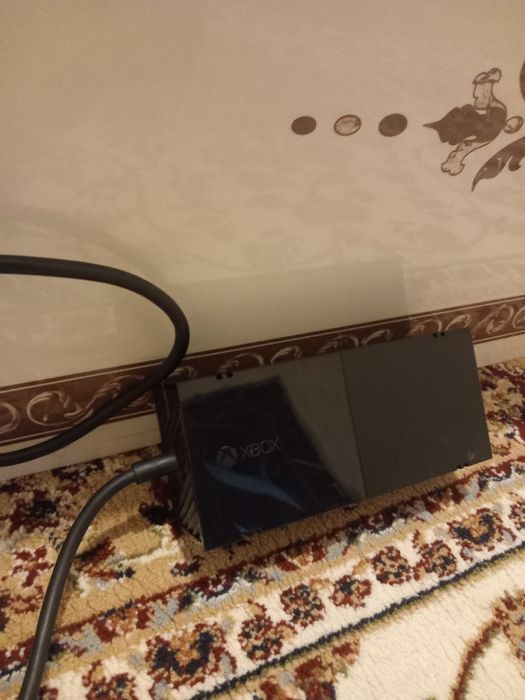Vând incarcator xbox one