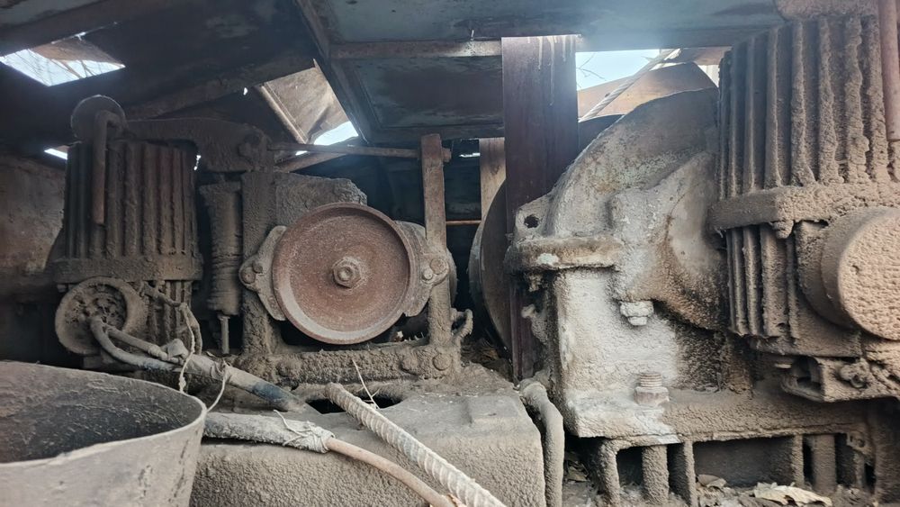 Maz kiran sotladi yurib turibdi toʻkda ishlidi