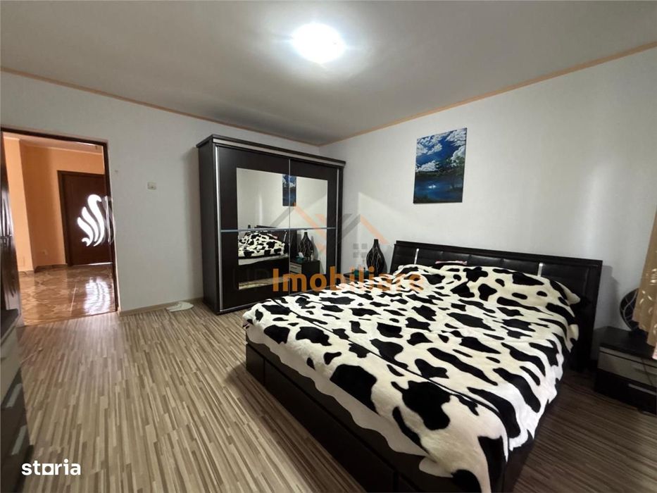 Casa De Inchiriat 3 Camere | Terasa | Oradea| Locuri De Parcare In Cur