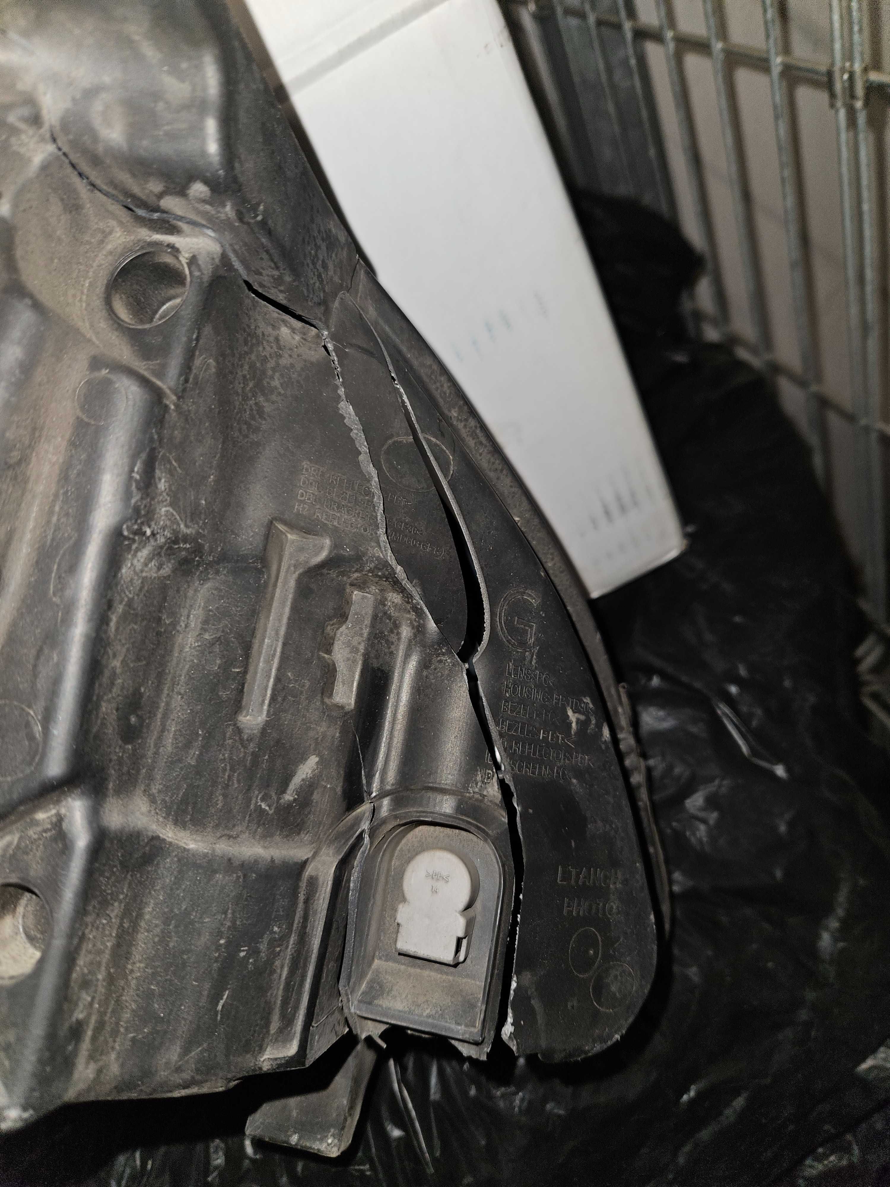 Би-ксенонови завиващи фарове за Renault Laguna 3 Рено Лагуна 3