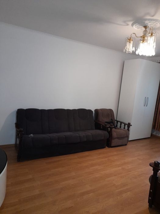 Inchiriez apartament 2 cam