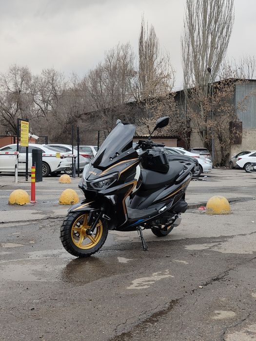 Скутер, мопед продается