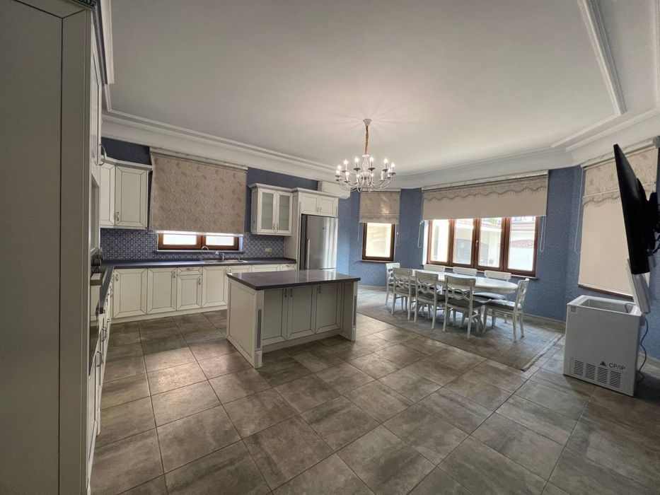 Срочно сдается 15 соток роскошный особняк Посольство США