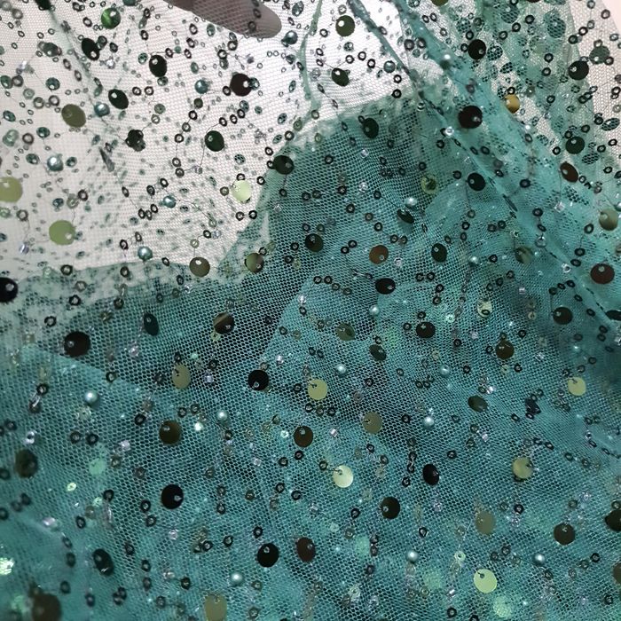 Tulle accesorizat cu paiete si margele, 460 × 160 cm