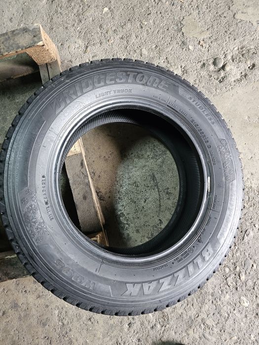 2 anvelope iarna 215 65 16C Bridgestone 8.4mm 2021