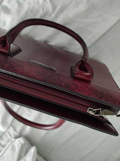 Уникална чанта цвят - Тъмен рубин