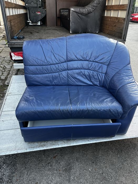 Ъглов кожен диван и фотьоил с диван