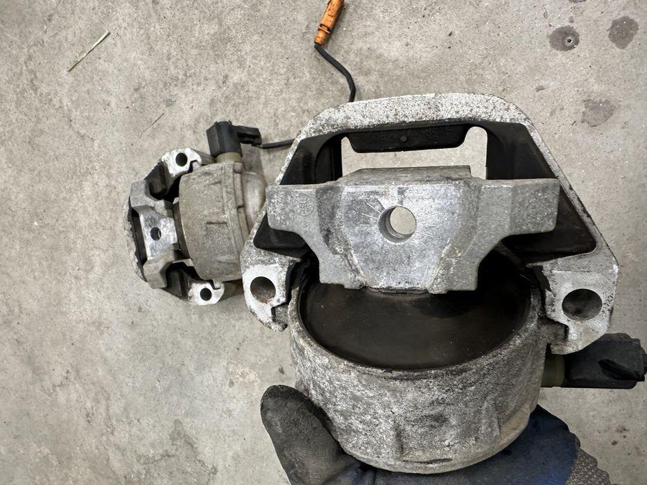 Тампон двигател Audi 4G A6 A7 3.0TDI ауди 4г а6 а7 3.0тди ляв десен