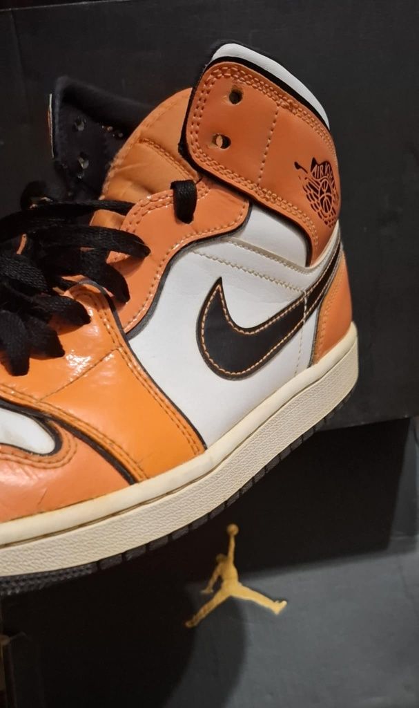 Nike Jordan 1 Mid SE Turf Orange