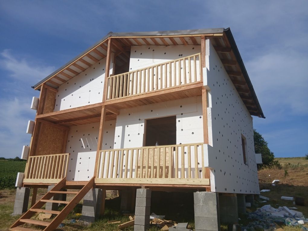 Construim de la zero case modulare din structură metalică, înve