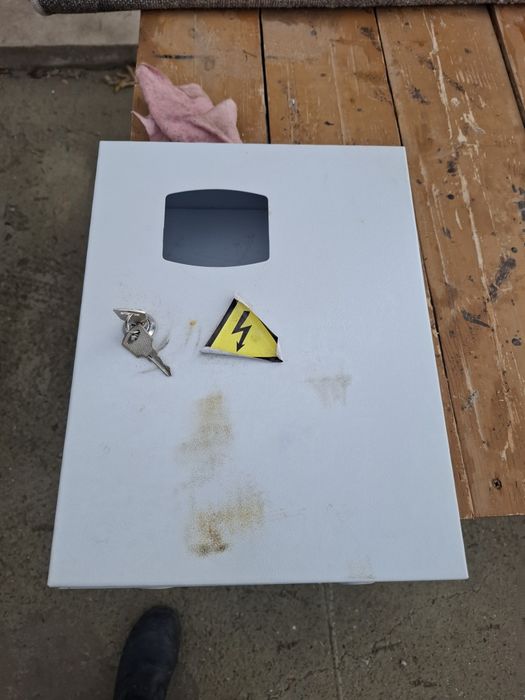 Продам ящик под электро счётчик