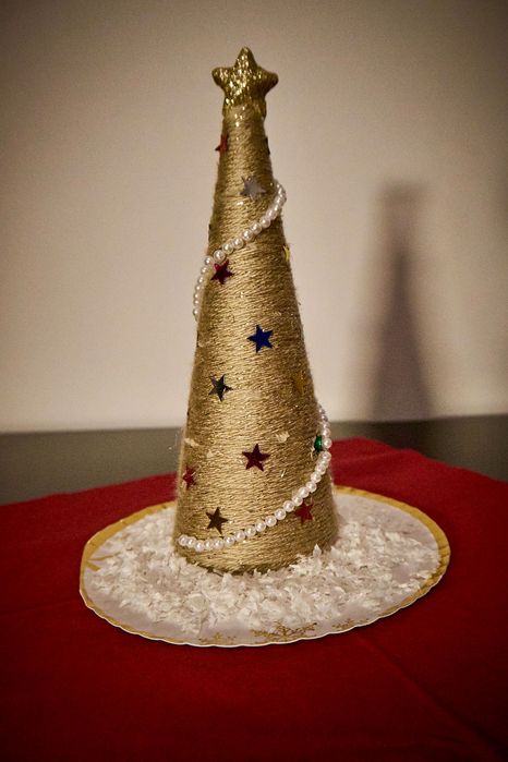 Golden Pearl Tree – Decorațiune handmade de Crăciun