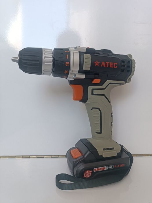 АТЕС оригинал шруповерт. Дрель перфоратор лазерный уровень