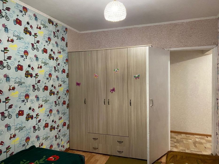 Отдам шкаф и кровати