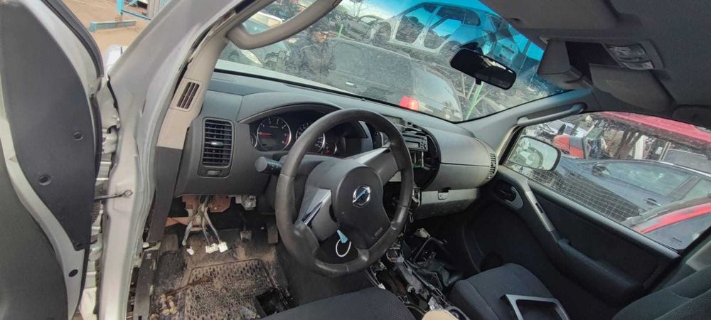Dezmembrez Nissan Pathfinder an 2005 motor 2.5DCi