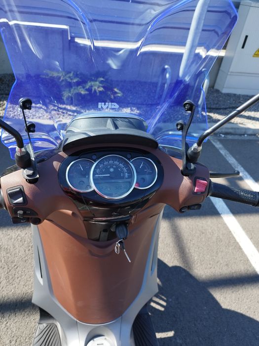 Piaggio Bevely Sport Touring