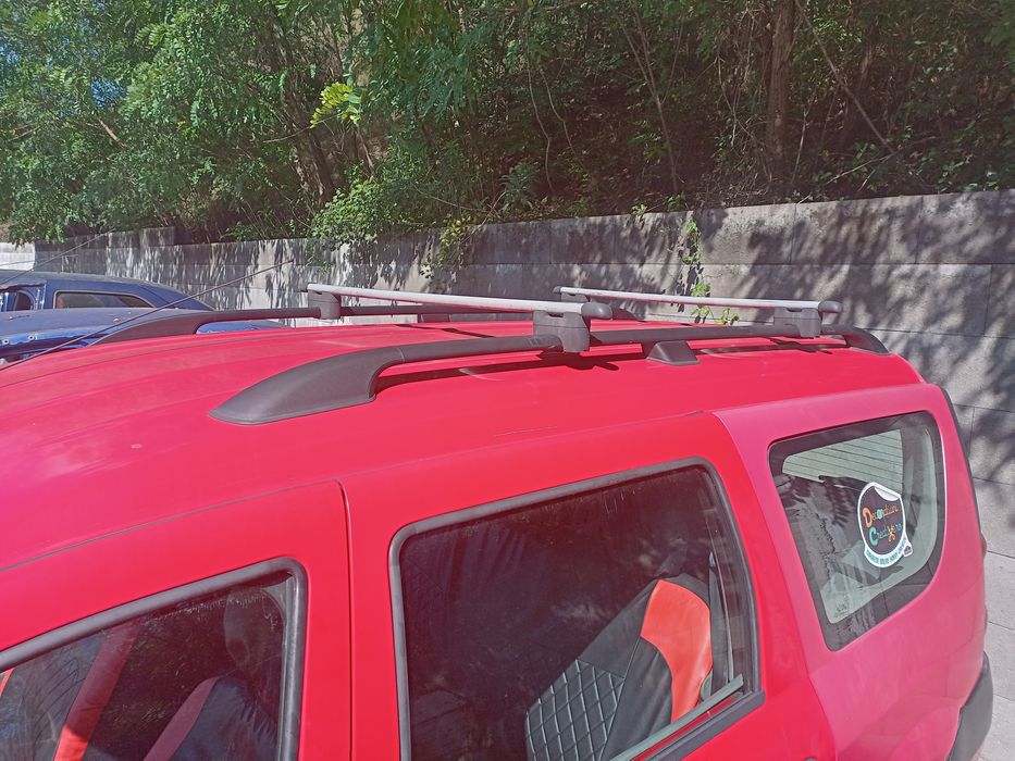 Bare bări longitudinale exterioare pe pavilion Dacia Logan MCV sau VAN