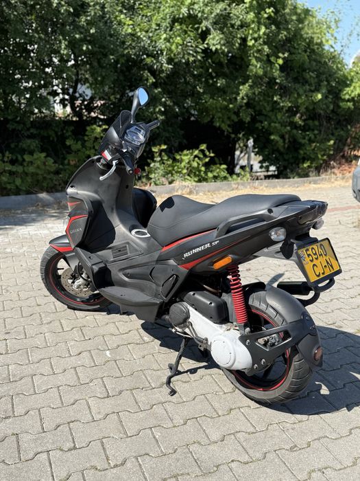 Gilera Runner 50cc 2T – Scuter sport italian, răcire lichid,frane disc