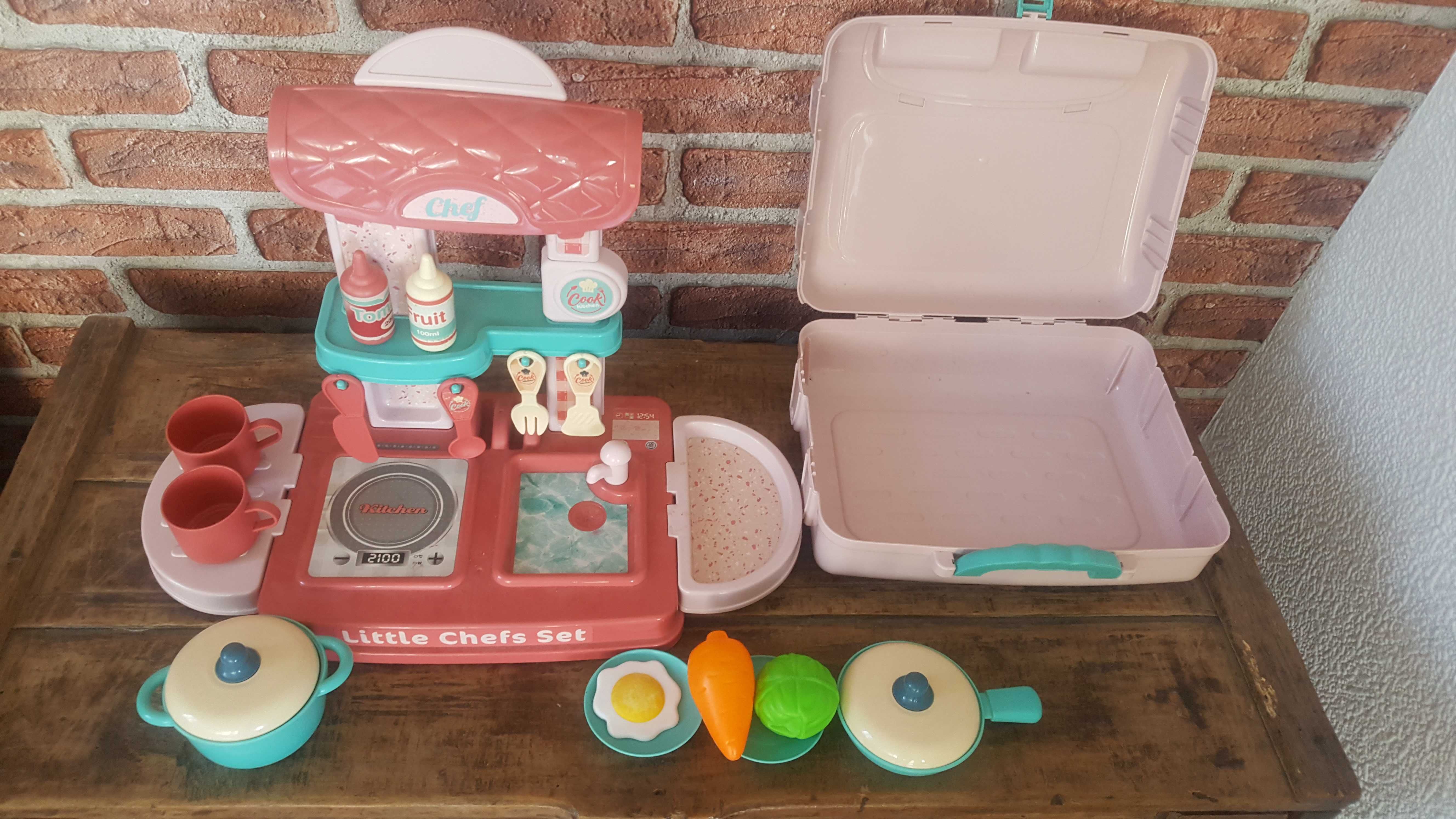 Детска кухня в куфарче