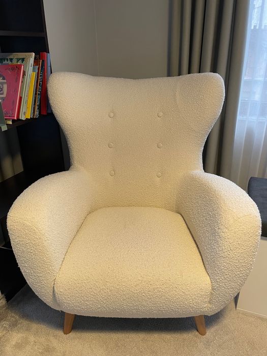 Кресло в бяло букле