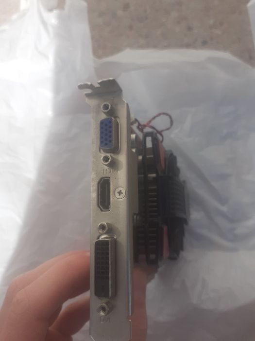 Placa video Asus R7 250