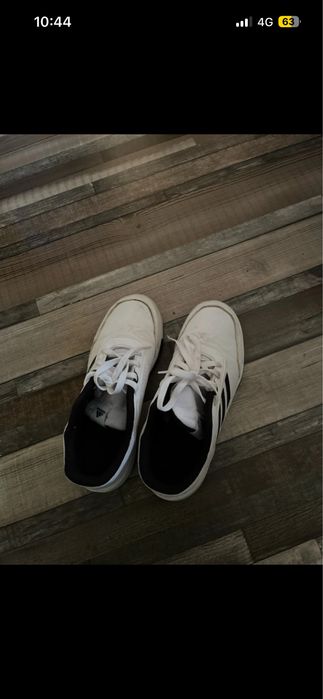 vand adidasi de la addidas