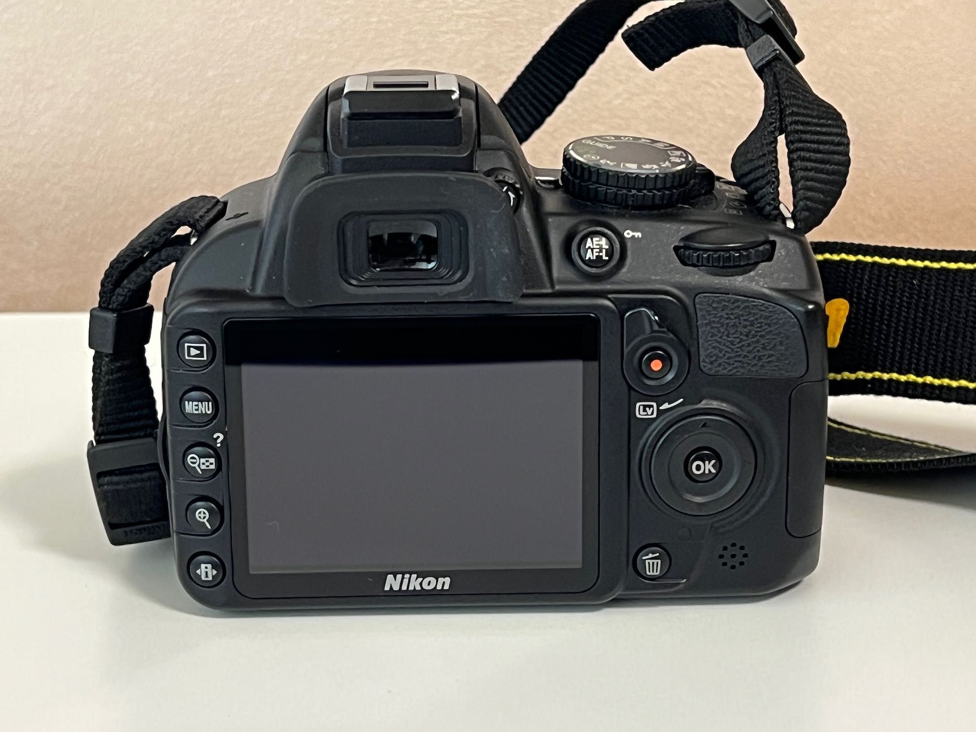 Фотоапарат Nikon D3100 + AF-S Nikkor 18-55mm 1:3,5-5,6G II ED