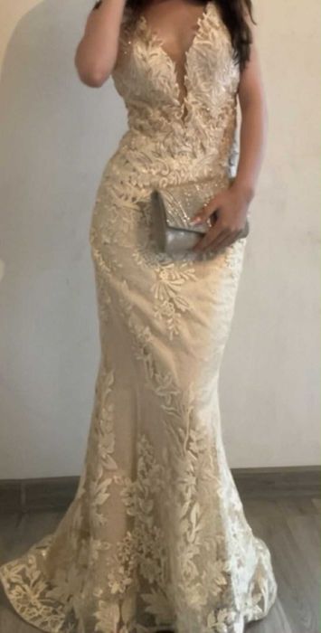 Абитуриентска рокля