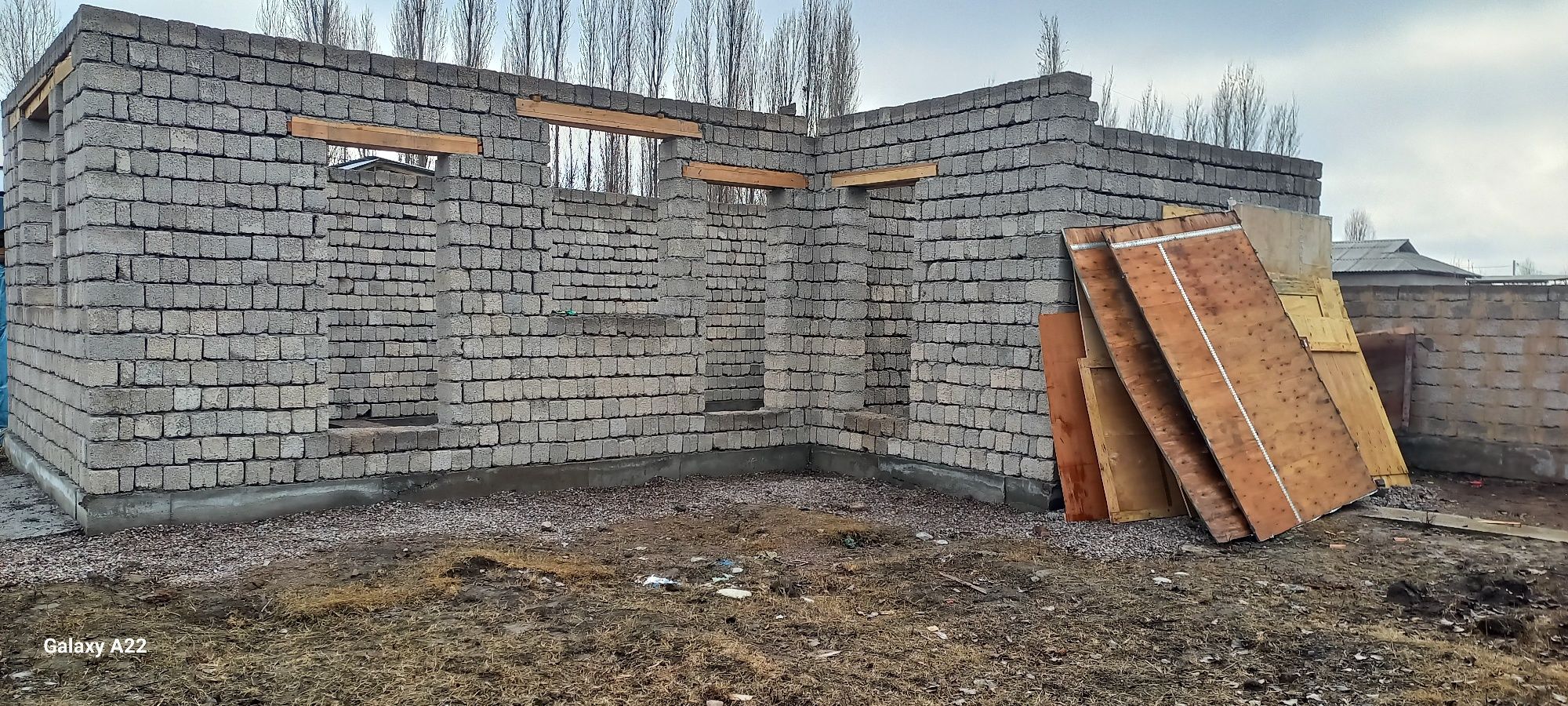 Hovli sotiladi 4 sotix