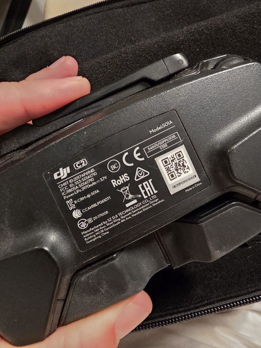 Drona DJI cu geanta si accesorii