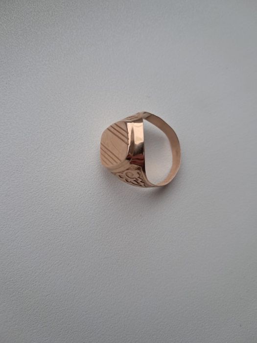 Продам золотой перстень