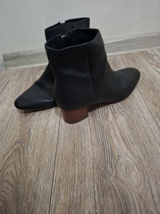 Incaltaminte de piele