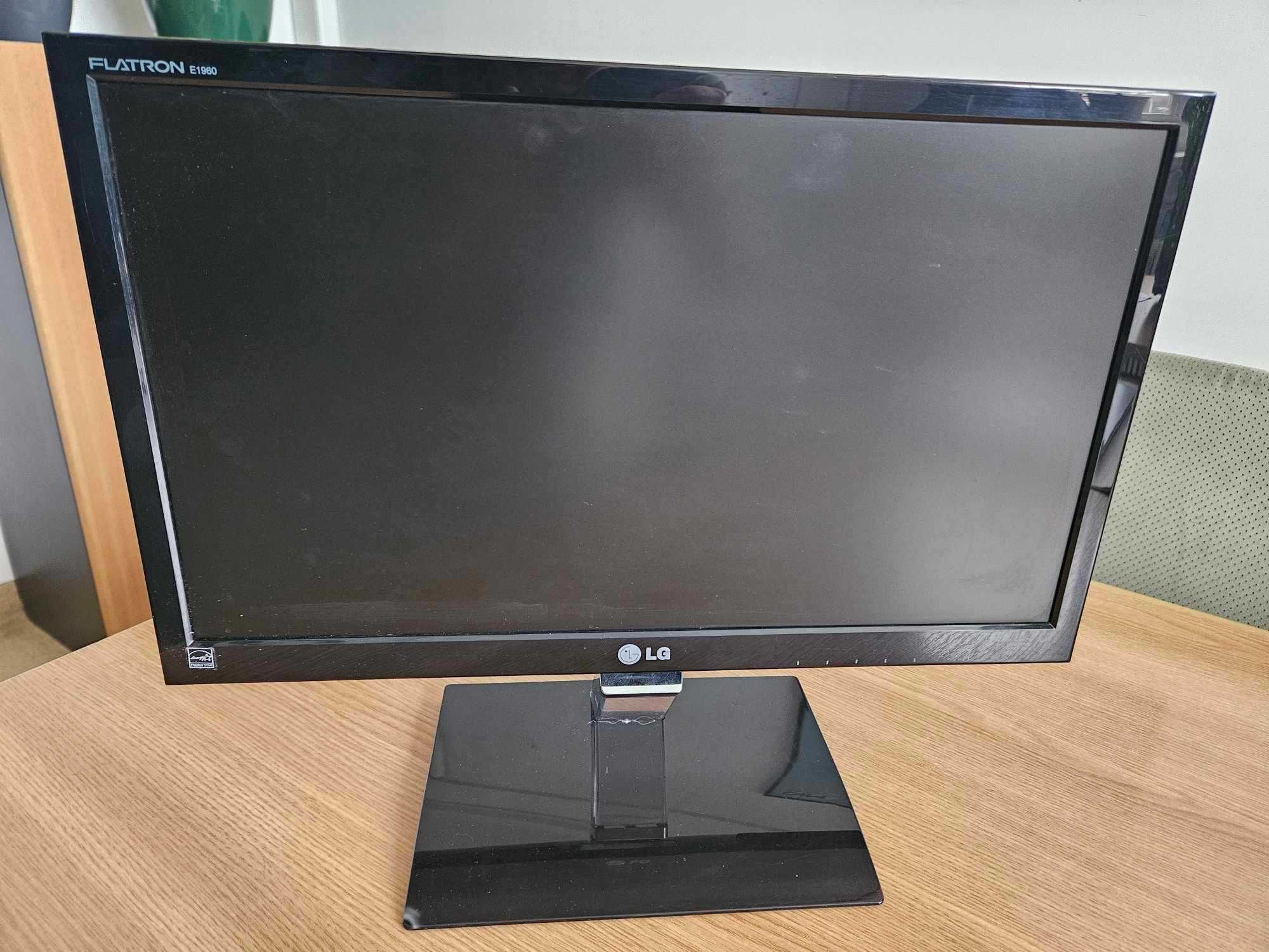 Vand monitoare 18.5' diverse modele
