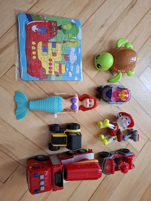 Детски играчки / книжки за деца от 2 до 4години