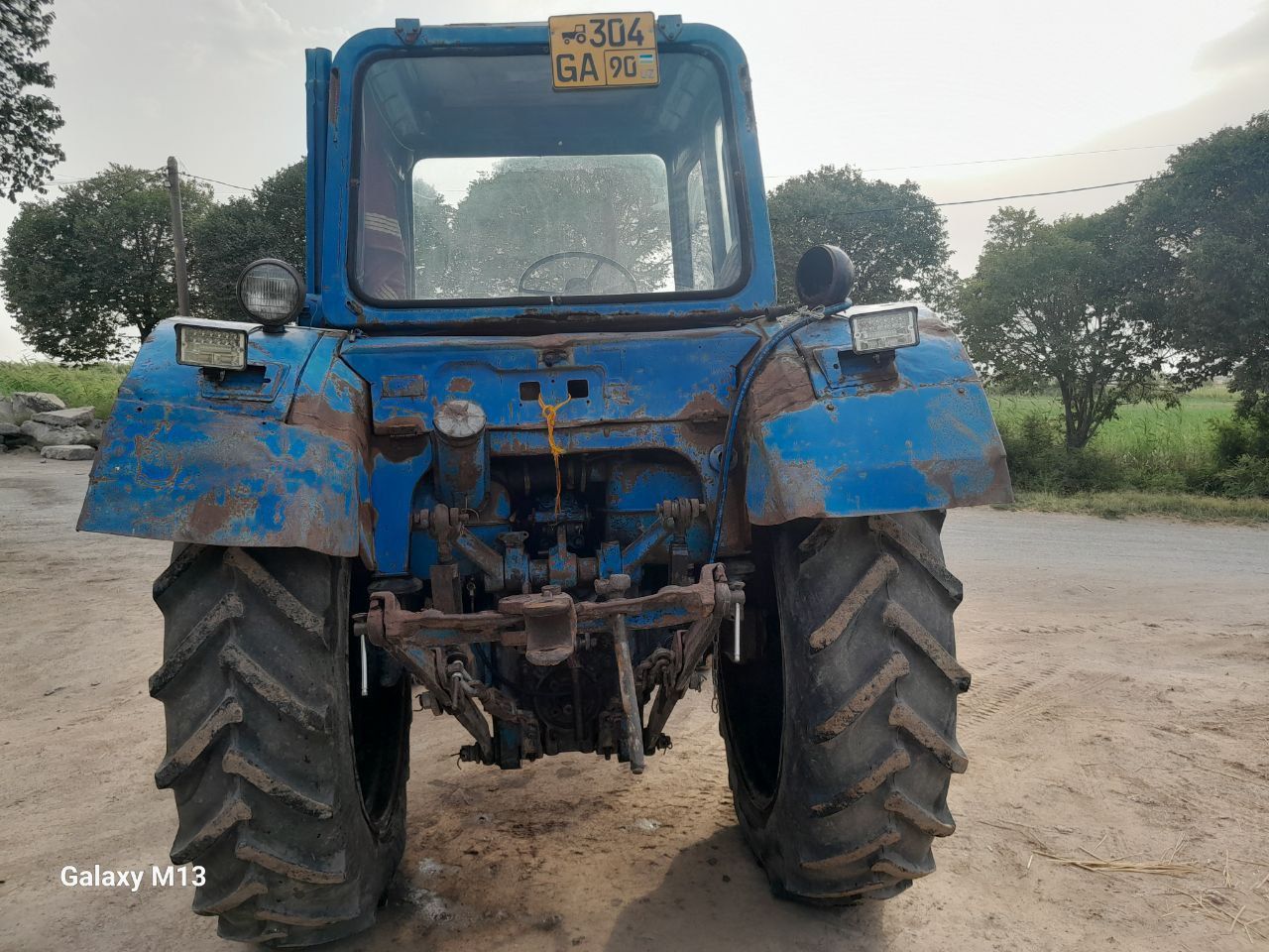 Yurb turgan Traktor sotladi