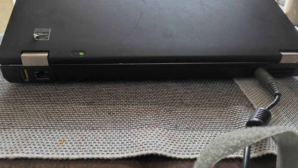 Лаптоп Lenovo и Deel