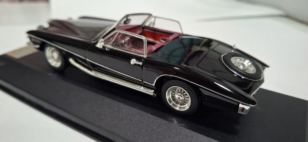 Моделька в масштабе 1/43 stutz