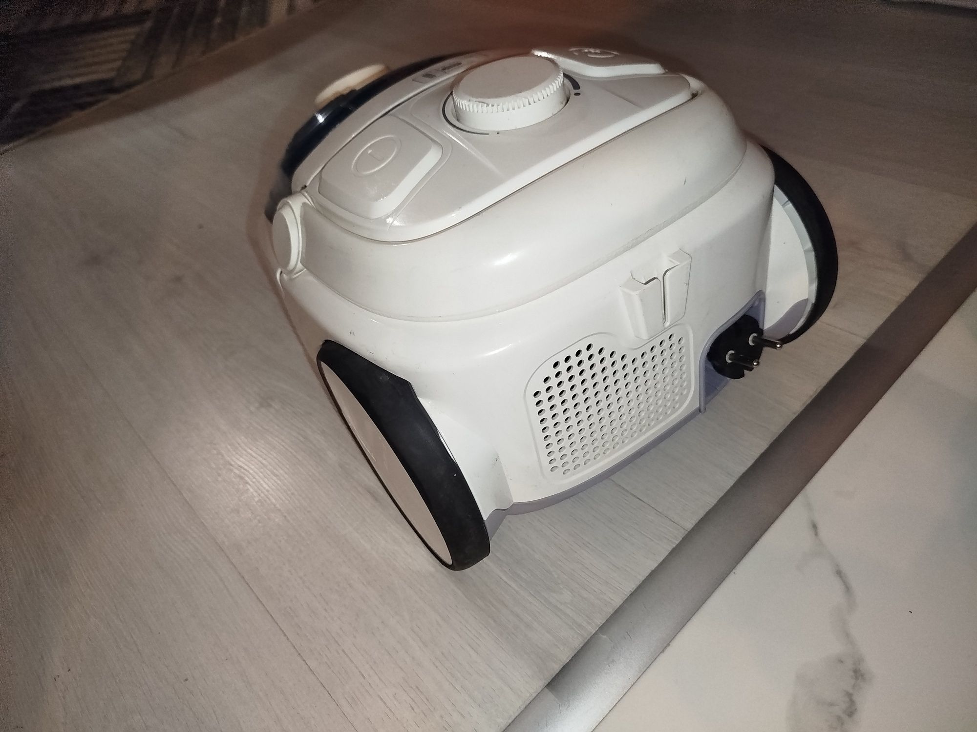 Прахосмукачка rowenta 1800w cyclonik