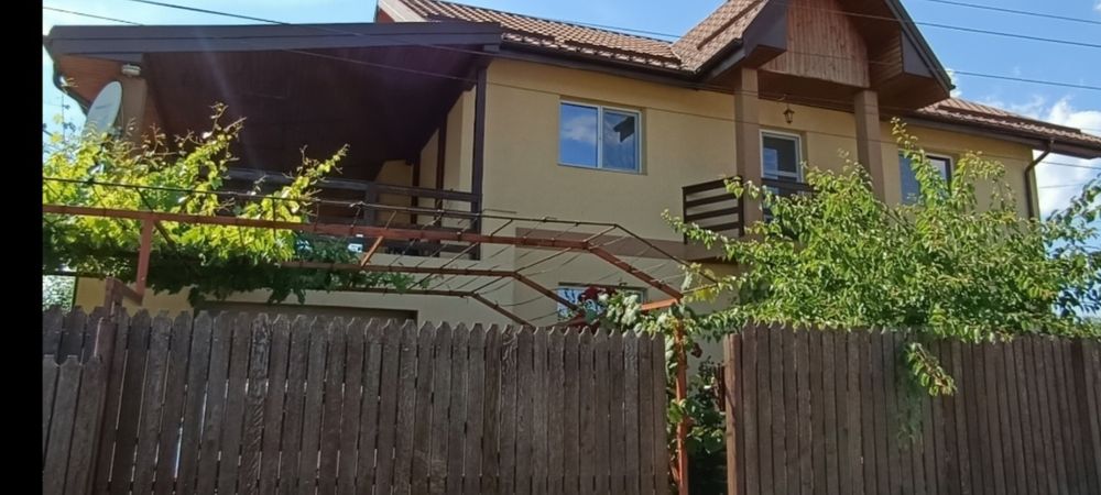 Casă cu etaj Podu Iloaiei