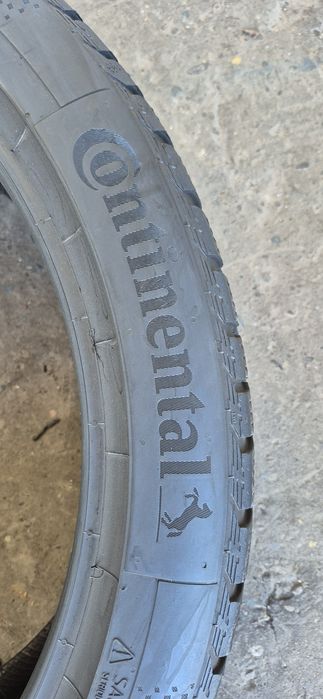 4 anvelope iarna Continental 245/40/21.Pretul este pe bucata.