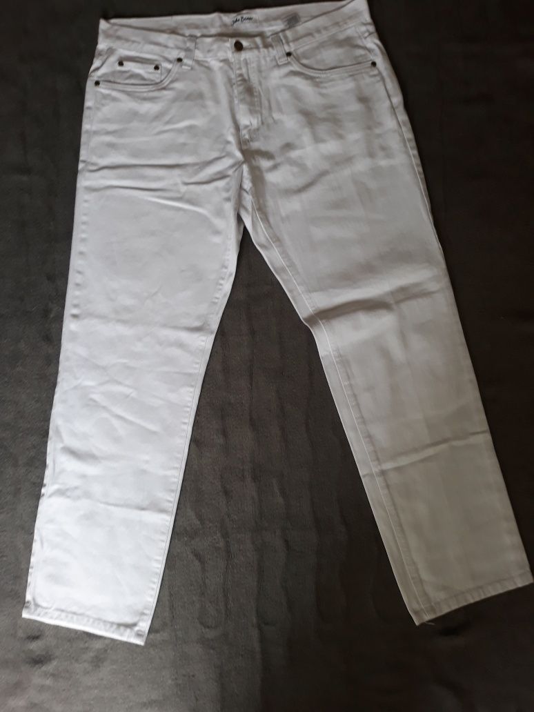 Vand pantaloni de blugi Levi,a mar 52