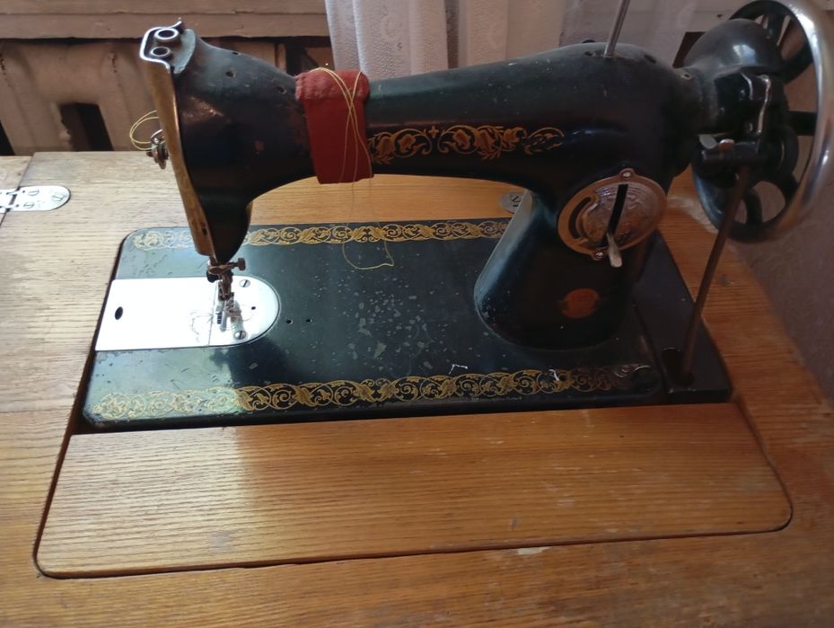 Продаю швейную машину б/у