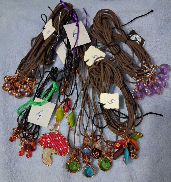 Vand lot de bijuterii noi