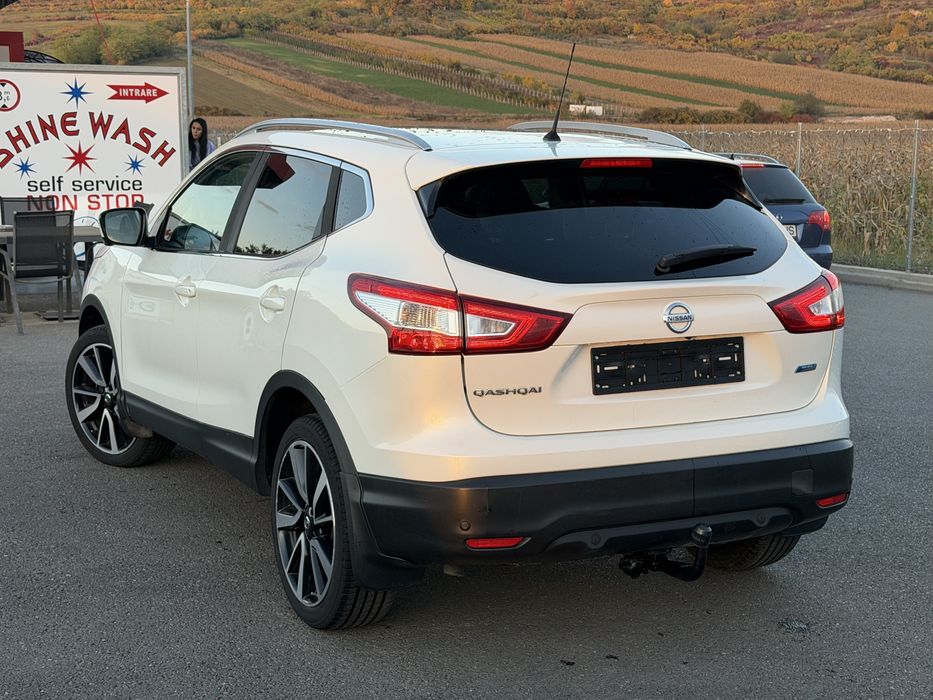 Nissan Qashqai Tekna 2016 / 1.5 DCI / 110 CP / Panoramic / Alb perlat