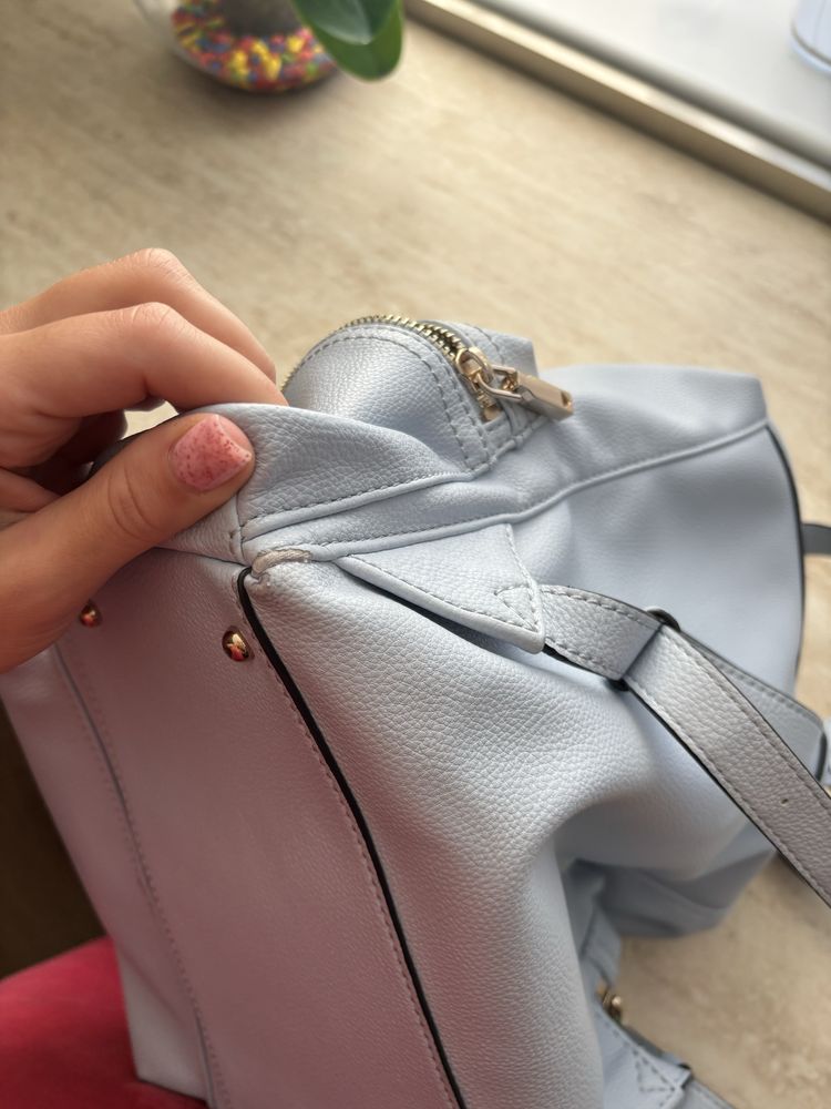 Дамска раница Guess